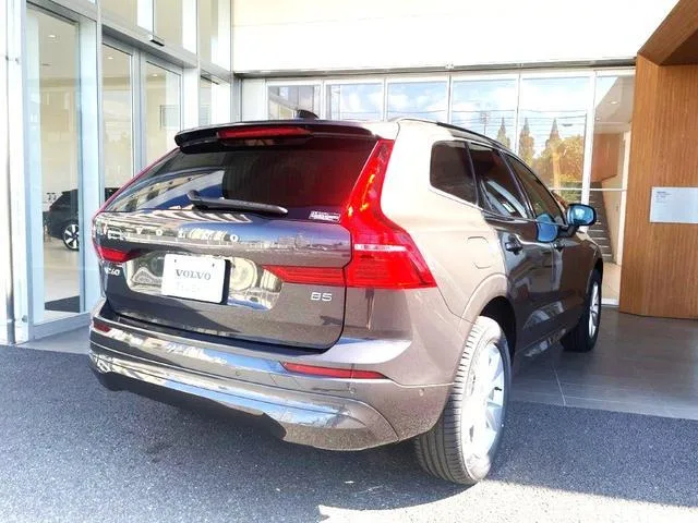 Volvo XC60 PLUS B5 2024 — миниатюра 2