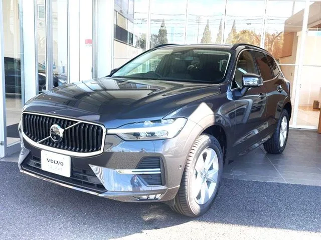 Volvo XC60 PLUS B5 2024 — фото 1, купить с доставкой в Москву