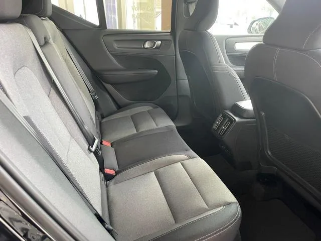 Volvo XC40 PLUS B3 2025 — миниатюра 3
