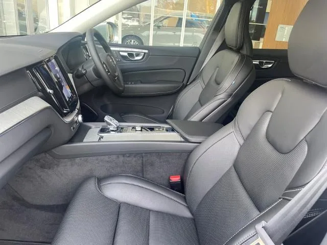 Volvo XC60 ULTRA B5 AWD 2025 — миниатюра 3