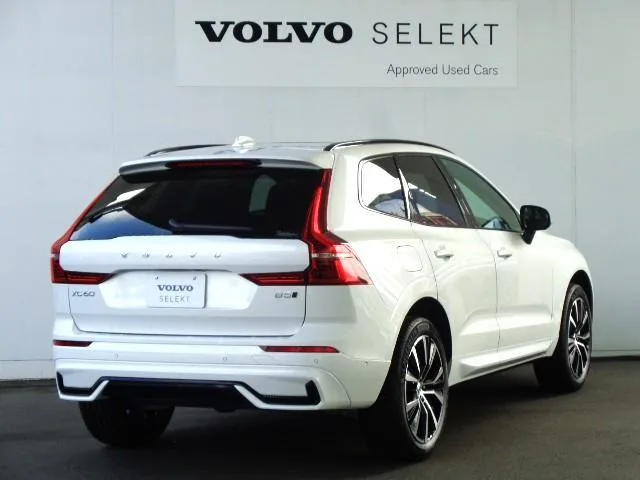 Volvo XC60 ULTRA B5 AWD DARK EDITION 2025 — миниатюра 2