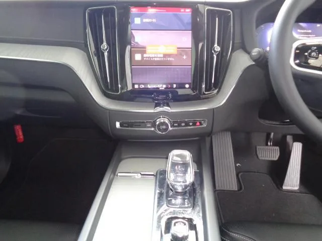 Volvo XC60 ULTRA B5 AWD DARK EDITION 2025 — миниатюра 4