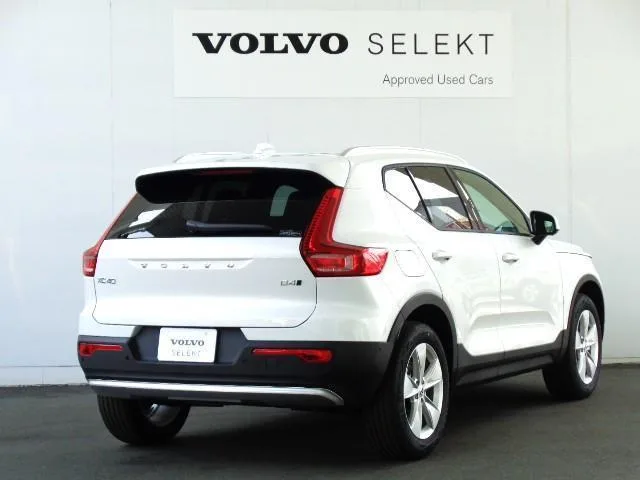Volvo XC40 PLUS B3 2025 — миниатюра 2