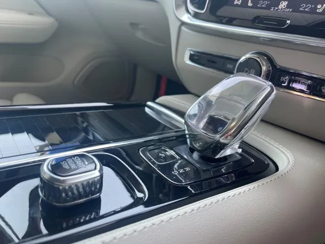 Volvo V60 ULTRA T6 AWD PLUGIN HYBRID 2025 — миниатюра 5