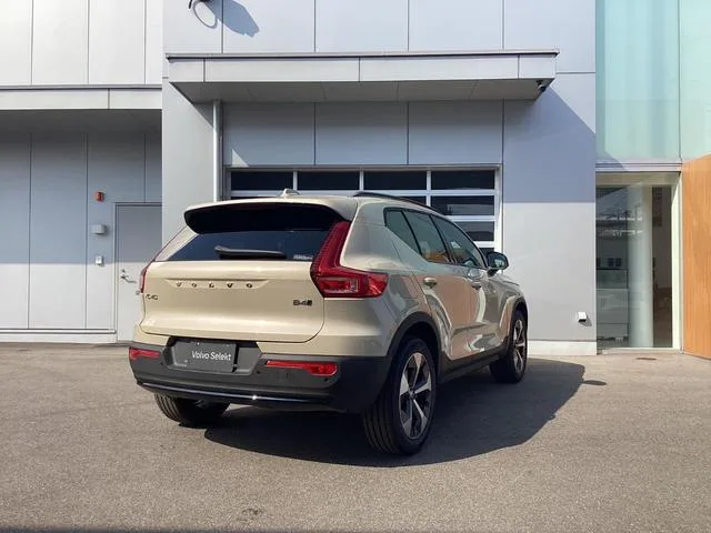 Volvo XC40 ULTRA B4 AWD DARK EDITION 2025 — миниатюра 2