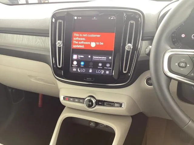 Volvo XC40 ULTRA B4 AWD 2026 — миниатюра 3