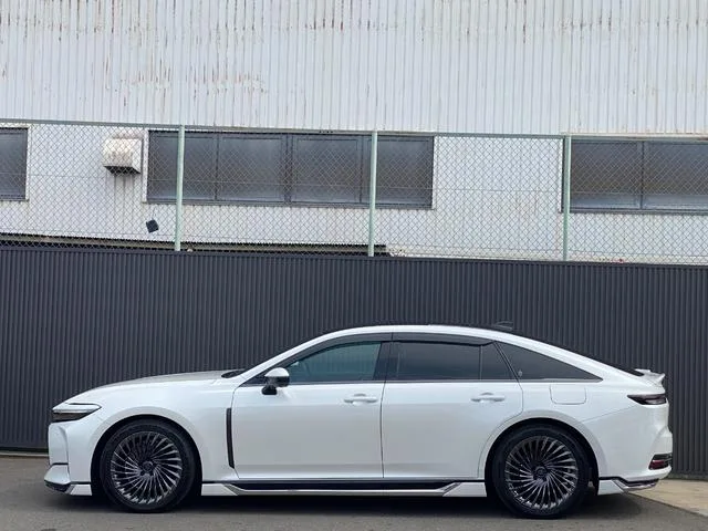 Toyota CROWN Z 2024 — миниатюра 3
