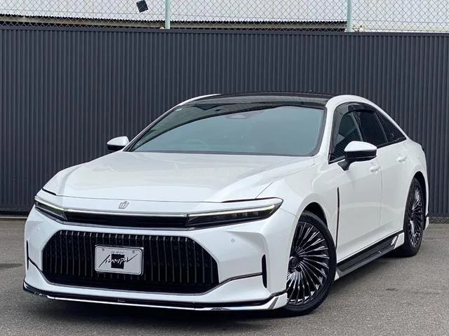 Toyota CROWN Z 2024 — фото 1, купить с доставкой в Москву