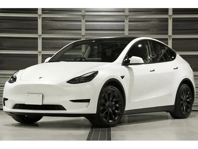 Tesla Model Y 2022 — фото 1, купить с доставкой в Москву