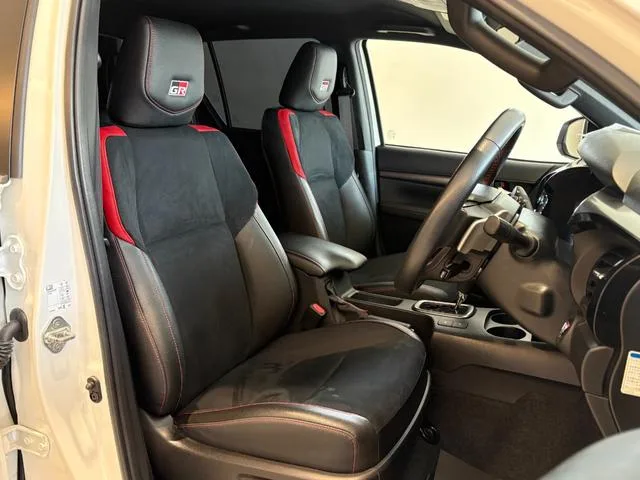 Toyota HILUX Z GR SPORT 2022 — миниатюра 4