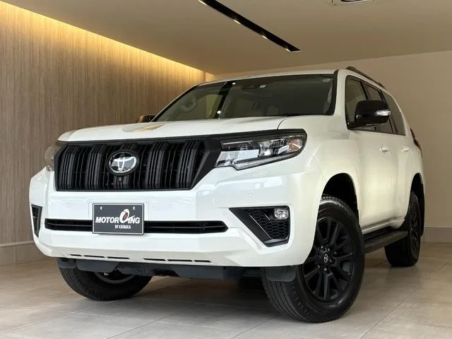 Toyota LAND CRUISER PRADO TX L PACKAGE MATT BLACK EDITION 2023 — фото 1, купить с доставкой в Москву