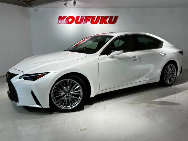 Lexus IS IS300H VERSION L 2023 — миниатюра 2
