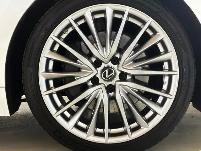 Lexus IS IS300H VERSION L 2023 — миниатюра 3