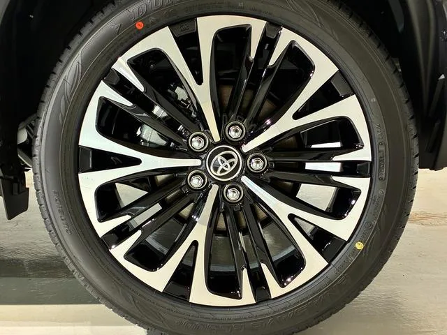 Toyota YARIS CROSS HYBRID Z 2026 — миниатюра 5