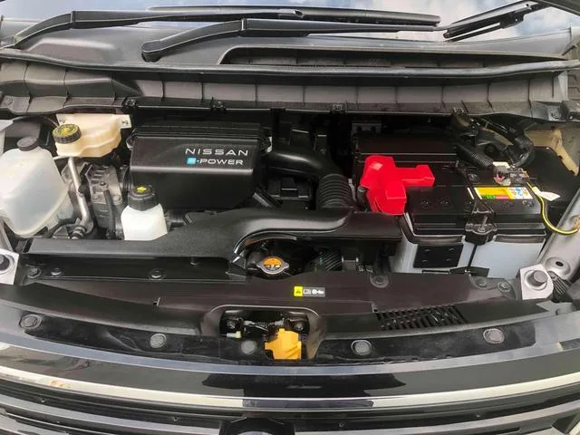 Nissan SERENA E-POWER HIGHWAY STAR V 2023 — миниатюра 5