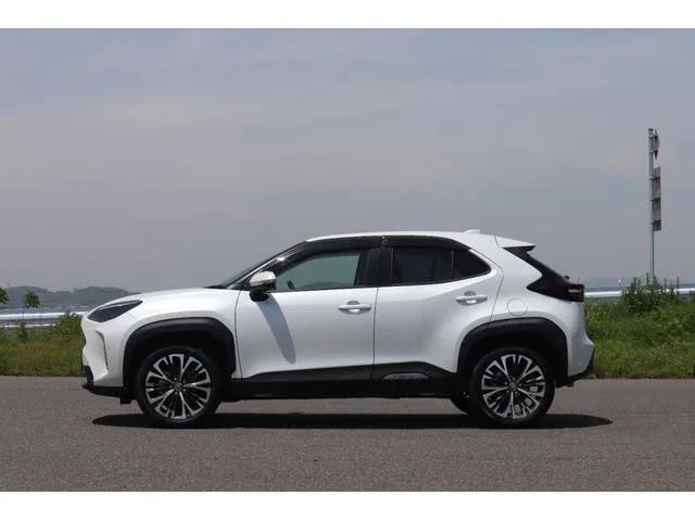Toyota YARIS CROSS HYBRID Z 2023 — миниатюра 3