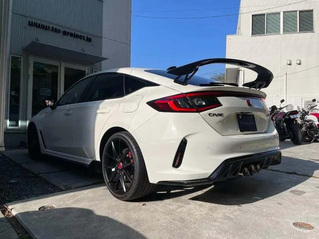 Honda CIVIC TYPE R RACING BLACK PACKAGE 2025 — миниатюра 2