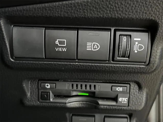 Toyota CorollaCross HYBRID Z 2023 — миниатюра 4