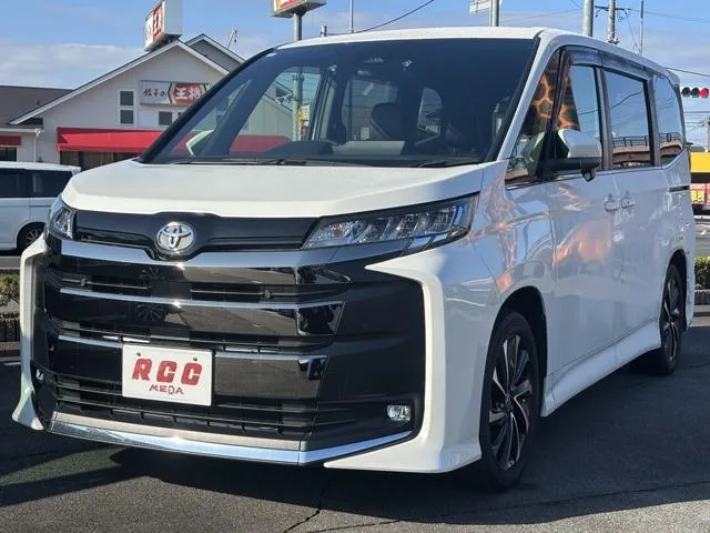 Toyota NOAH S-Z 2022 — фото 1, купить с доставкой в Москву