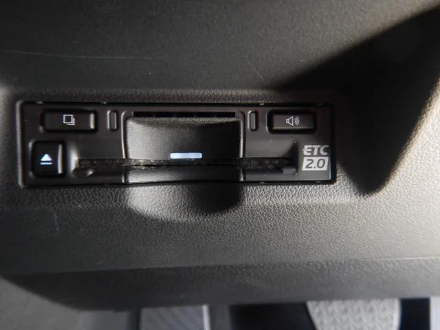 Toyota VELLFIRE HYBRID Z PREMIER 2023 — миниатюра 4