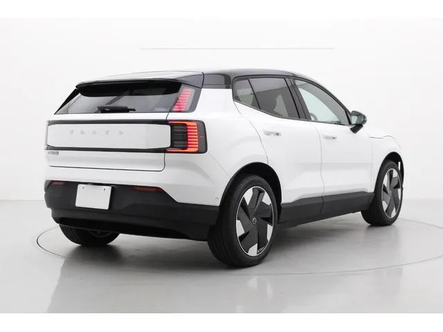 Volvo EX30 ULTRA SINGLE MOTOR EXTENDED RANGE 2025 — миниатюра 4