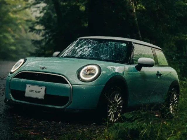 MINI MINI COOPER C FAVOURED TRIM 2024 — миниатюра 2