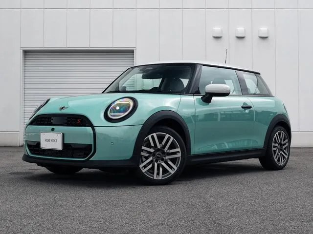 MINI MINI COOPER S CLASSIC TRIM 2025 — фото 1, купить с доставкой в Москву
