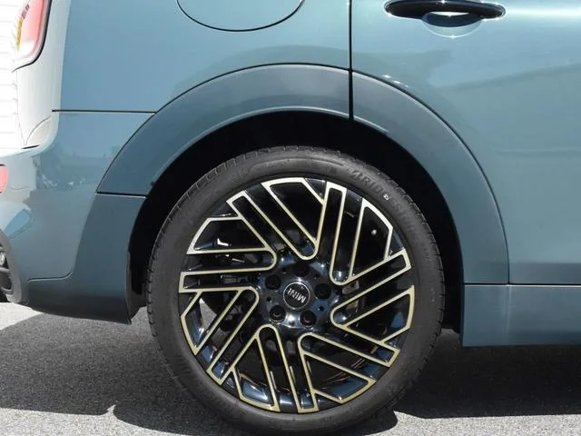 MINI MINI COOPER S CLUBMAN UNTOLD EDITION 2023 — миниатюра 5