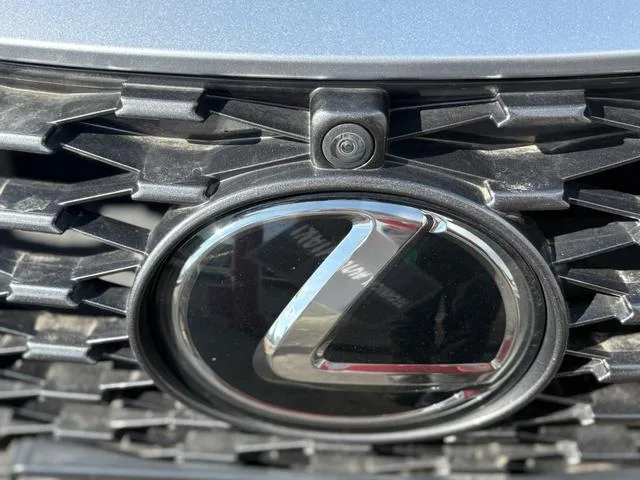 Lexus IS IS300H VERSION L 2023 — миниатюра 2