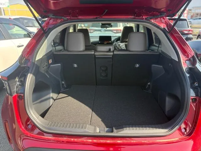 Toyota YARIS CROSS HYBRID Z 2025 — миниатюра 4