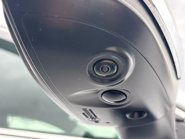 Toyota CROWN CROSSOVER 2024 — миниатюра 3
