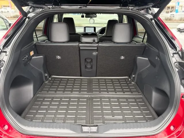 Toyota YARIS CROSS HYBRID Z 2024 — миниатюра 4