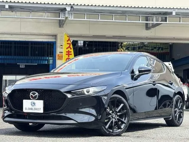Mazda MAZDA3 FASTBACK 20S RETRO SPORTS EDITION 2025 — фото 1, купить с доставкой в Москву