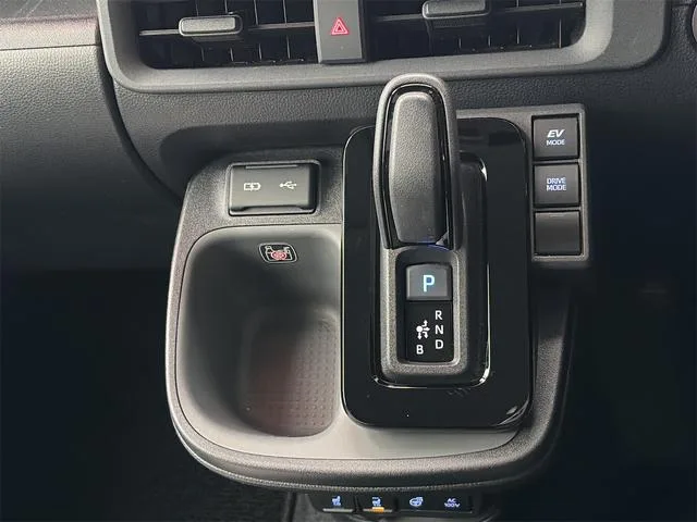 Toyota SIENTA HYBRID Z 2023 — миниатюра 2