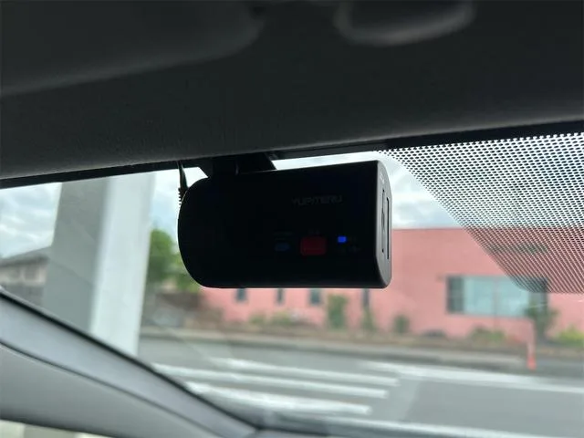 Toyota Prius X 2023 — миниатюра 3