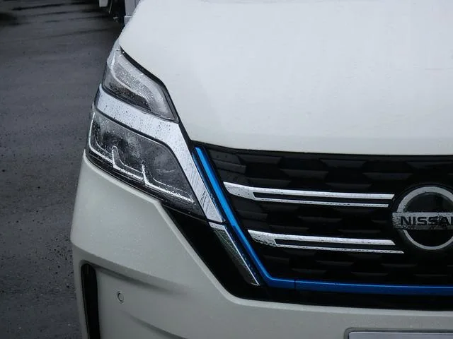 Nissan SERENA E-POWER XV 2022 — миниатюра 3