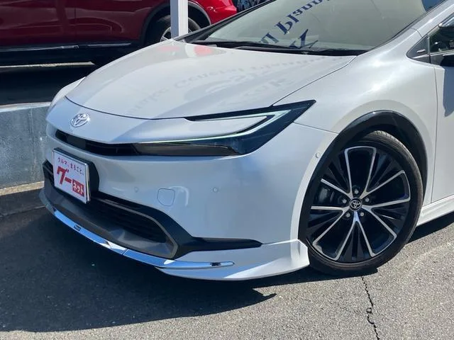 Toyota Prius Z 2023 — миниатюра 2