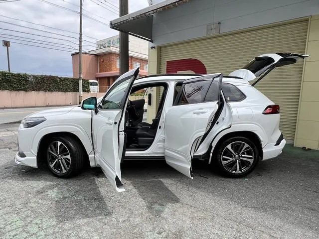 Toyota CorollaCross HYBRID Z 2023 — миниатюра 5