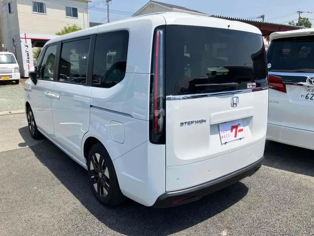 Honda STEPWAGON AIR 2023 — миниатюра 5