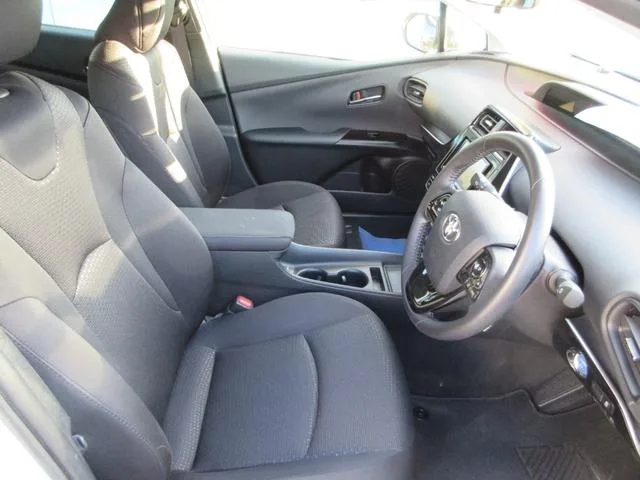 Toyota Prius S 2022 — миниатюра 4