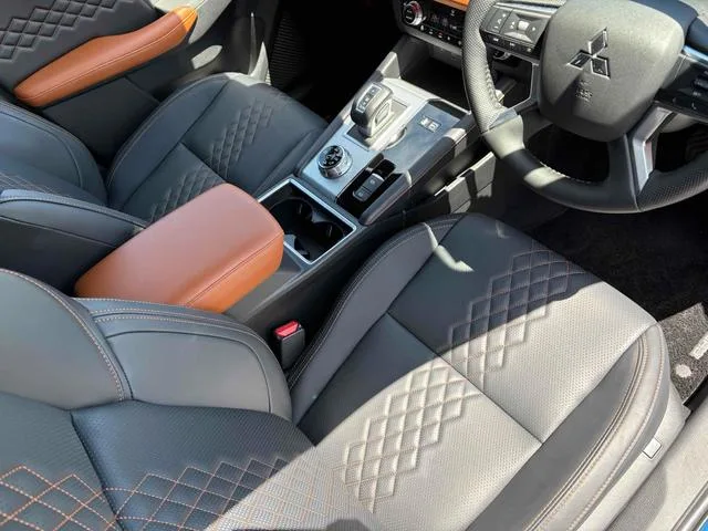 Mitsubishi OUTLANDER PHEV P 2023 — миниатюра 5