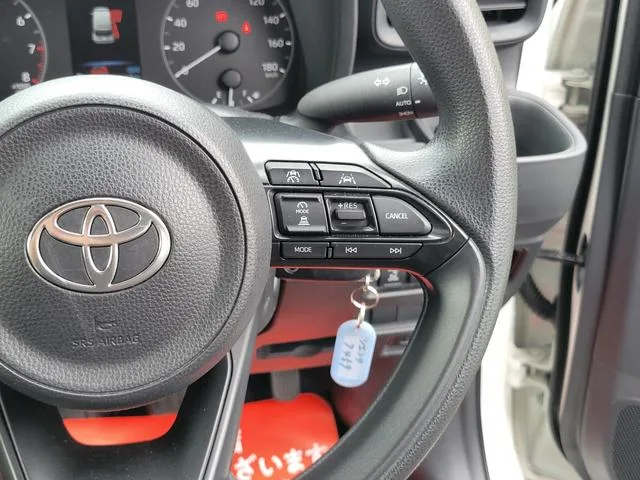 Toyota SIENTA X 2023 — миниатюра 3