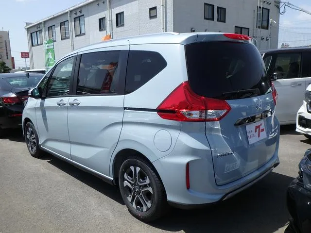 Honda FREED HYBRID HYBRID CROSSTAR 2026 — миниатюра 2