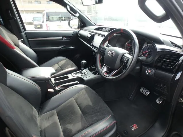 Toyota HILUX Z GR SPORT 2022 — миниатюра 3