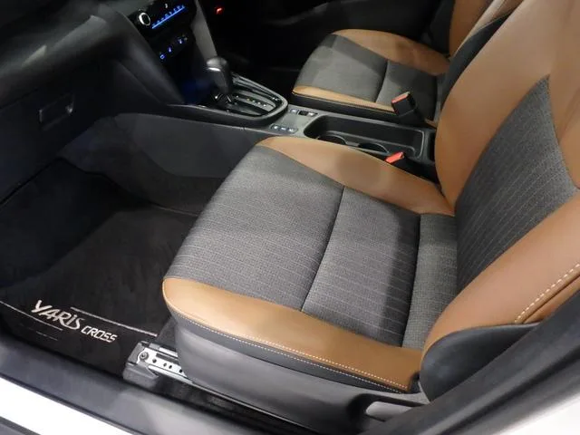 Toyota YARIS CROSS HYBRID Z ADVENTURE 2023 — миниатюра 5