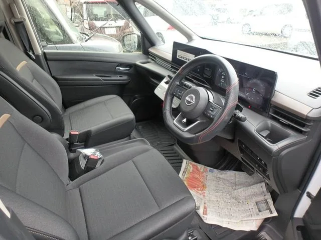 Nissan SERENA E-POWER HIGHWAY STAR V 2024 — миниатюра 3