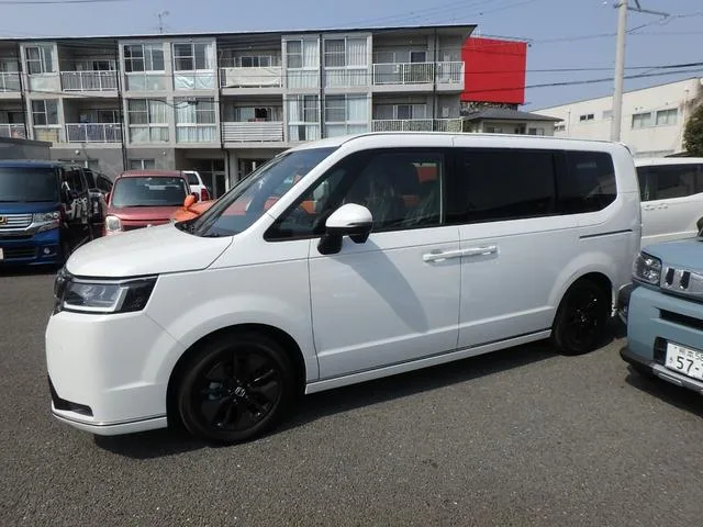 Honda STEPWAGON E:HEV SPADA 2025 — миниатюра 2