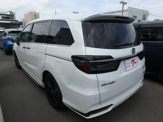 Honda ODYSSEY HYBRID e:HEV ABSOLUTE EX BLACK EDITION 2023 — миниатюра 2