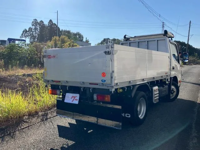 Hino DUTRO BASEGRADE 2023 — миниатюра 4