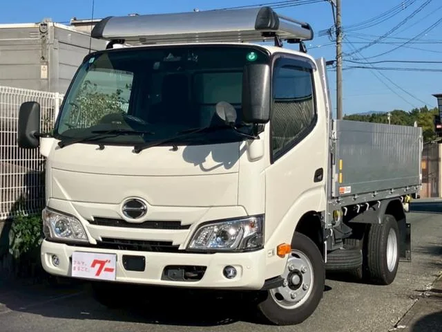 Hino DUTRO BASEGRADE 2023 — фото 1, купить с доставкой в Москву
